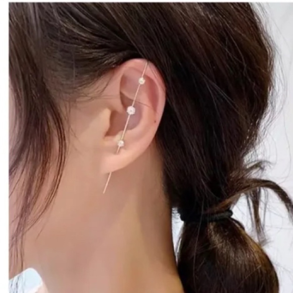 Unbranded Silver and Gold 3 Round Ear Cuff